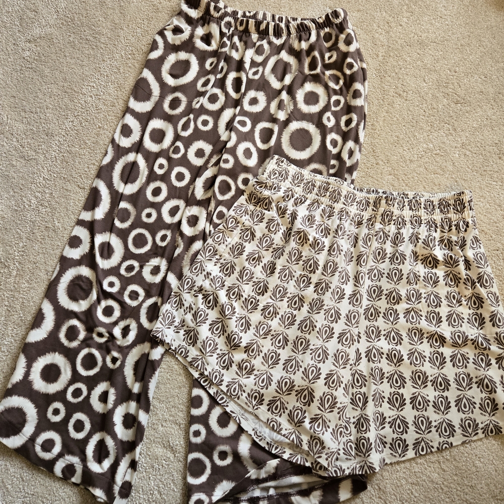 AnyBody Brown and Cream Crop & Shorts